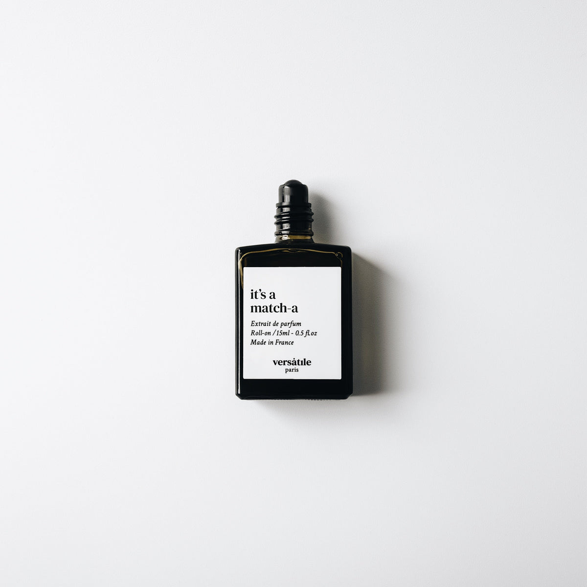 Extrait de parfum roll-on It's a Match-a de Versatile Paris, bille prête à l'application Bild